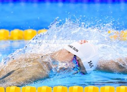 PG电子游戏-CBA官方公布处罚决定，贺希宁停赛3场罚10万，史鸿飞停赛1场罚5万